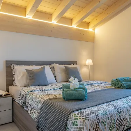 Classy Wifi, Parking & Stunning View! Appartement